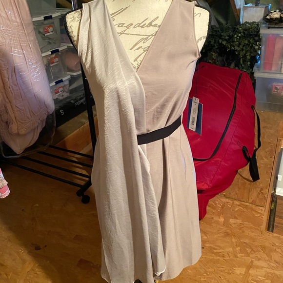 Vera Wang - Picture 2 of 2